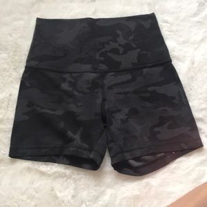 Lulu lemon align shorts